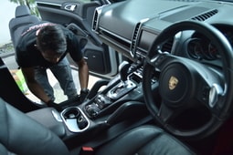 bengkel porsche panggilan