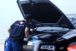 Bengkel Rolls Royce