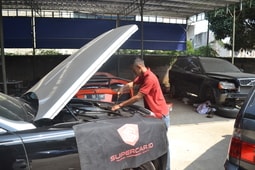 Bengkel Rolls Royce