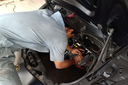 service aki mobil dirumah